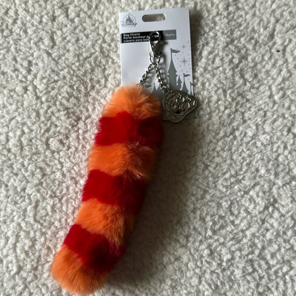 Disneyland TURNING RED keychain NWT FREE WITH $20 min PURCHASE